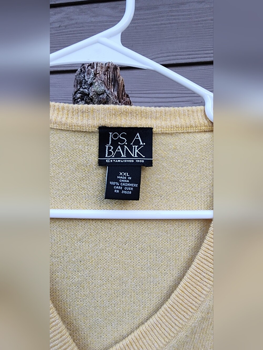 Jos. A. Bank 100% Cashmere V-Neck Sweater - Picture 3 of 3